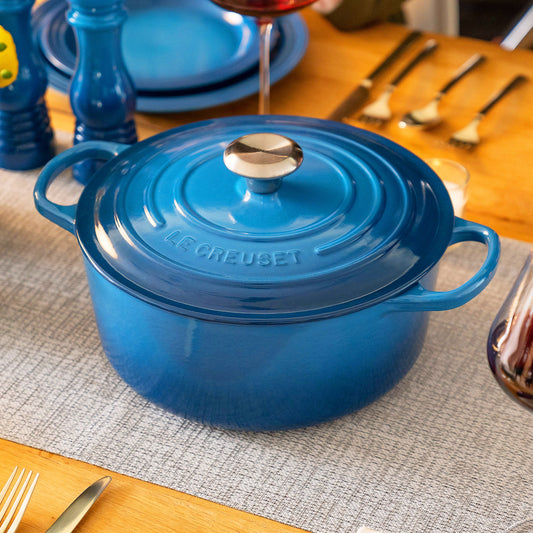 Signature Cast Iron 4.5-quart Marseille Round Dutch Oven
