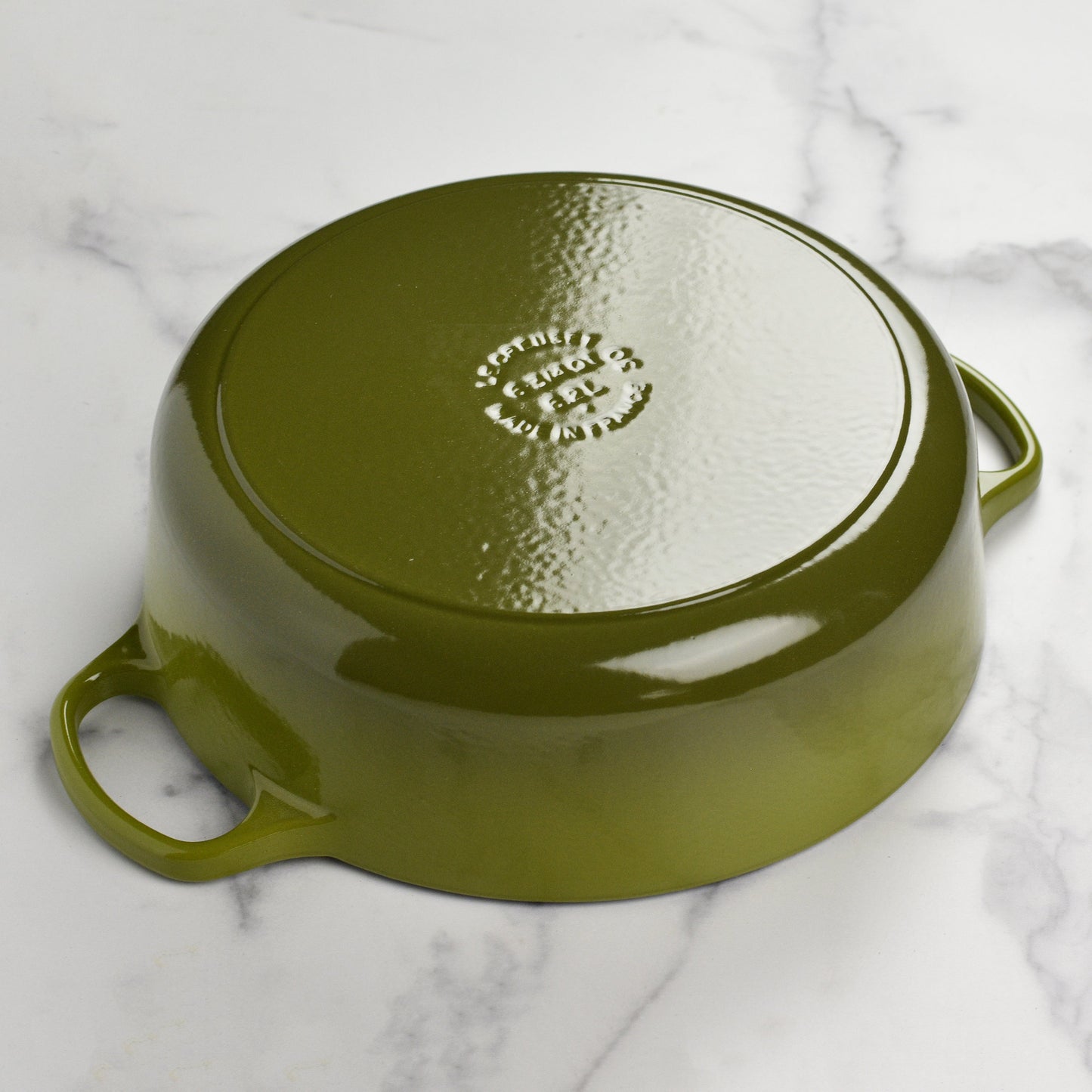 Signature Cast Iron 6.75-quart Olive Round Wide Dutch Oven