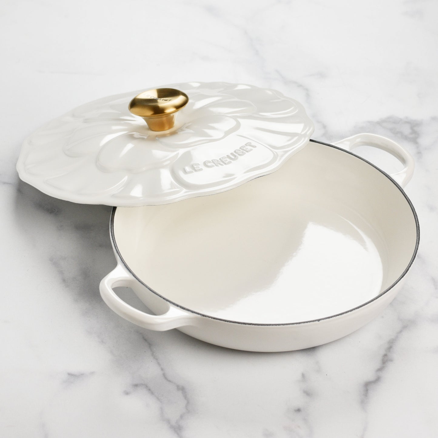 Signature Cast Iron 2.25-quart White Petal Braiser