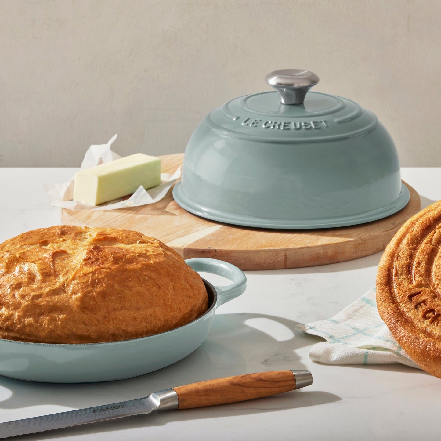 Signature Cast Iron 9.5-inch Sea Salt Bread Oven