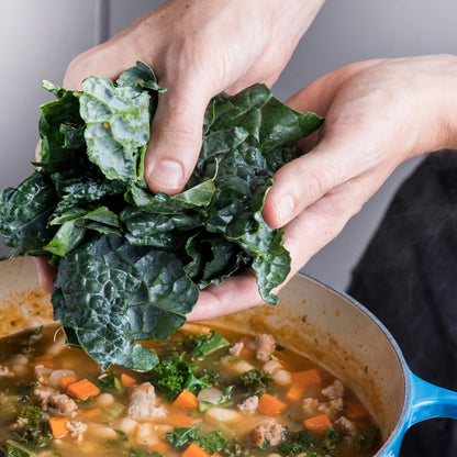 Signature Cast Iron 6.75-quart Marseille Round Wide Dutch Oven with Copper Knob