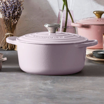 Signature Cast Iron 5.5-quart Shallot Round Dutch Oven