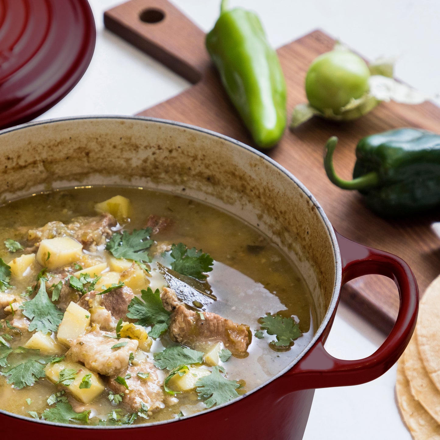 Signature Cast Iron 4.5-quart Rhone Round Dutch Oven