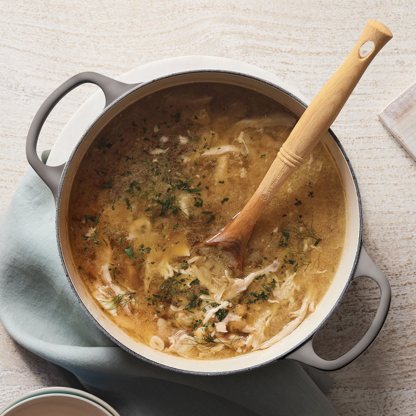 Signature Cast Iron 9-quart Oyster Round Dutch Oven