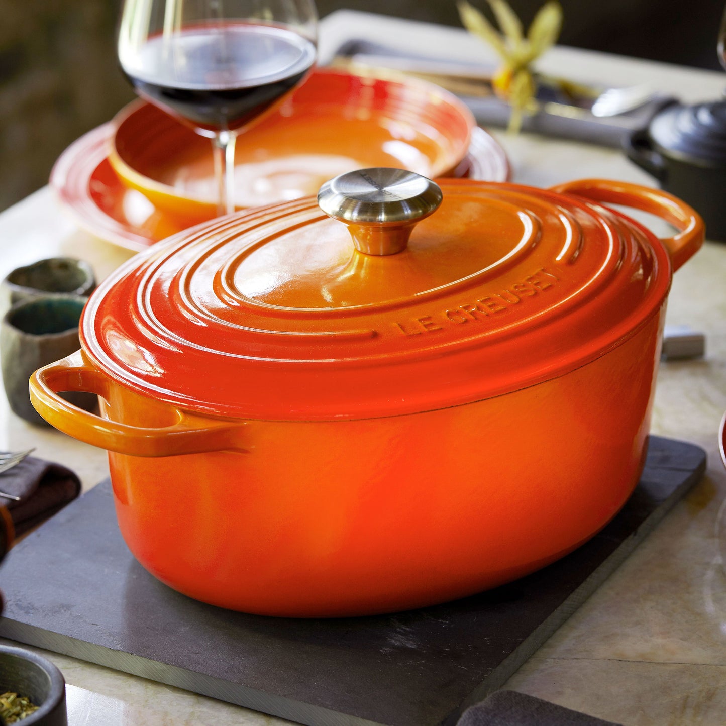 Signature Cast Iron 5-quart Flame Oval Dutch Oven