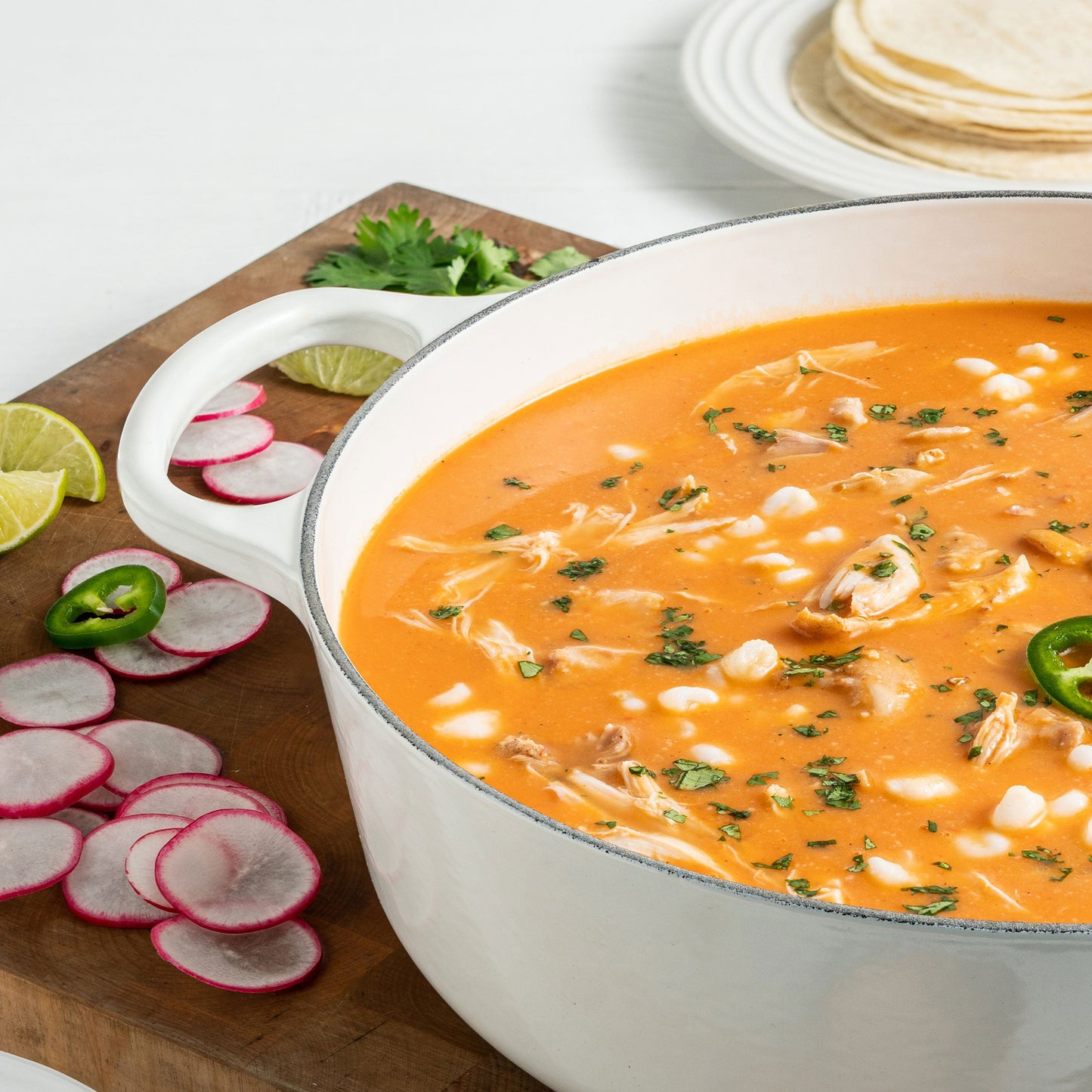 Signature Cast Iron 9.5-quart White Oval Dutch Oven