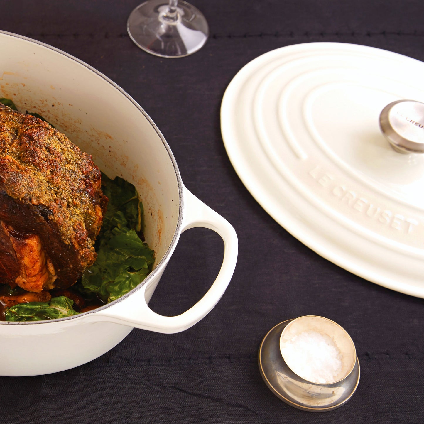 Signature Cast Iron 9.5-quart White Oval Dutch Oven