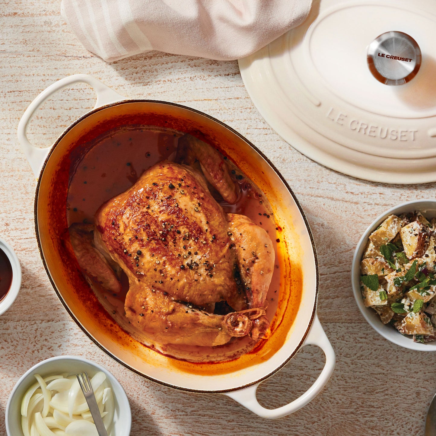 Signature Cast Iron 5-quart Meringue Oval Dutch Oven