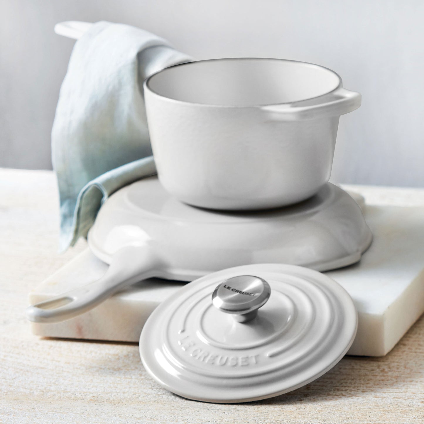 Signature Cast Iron 1.75-quart White Saucepan