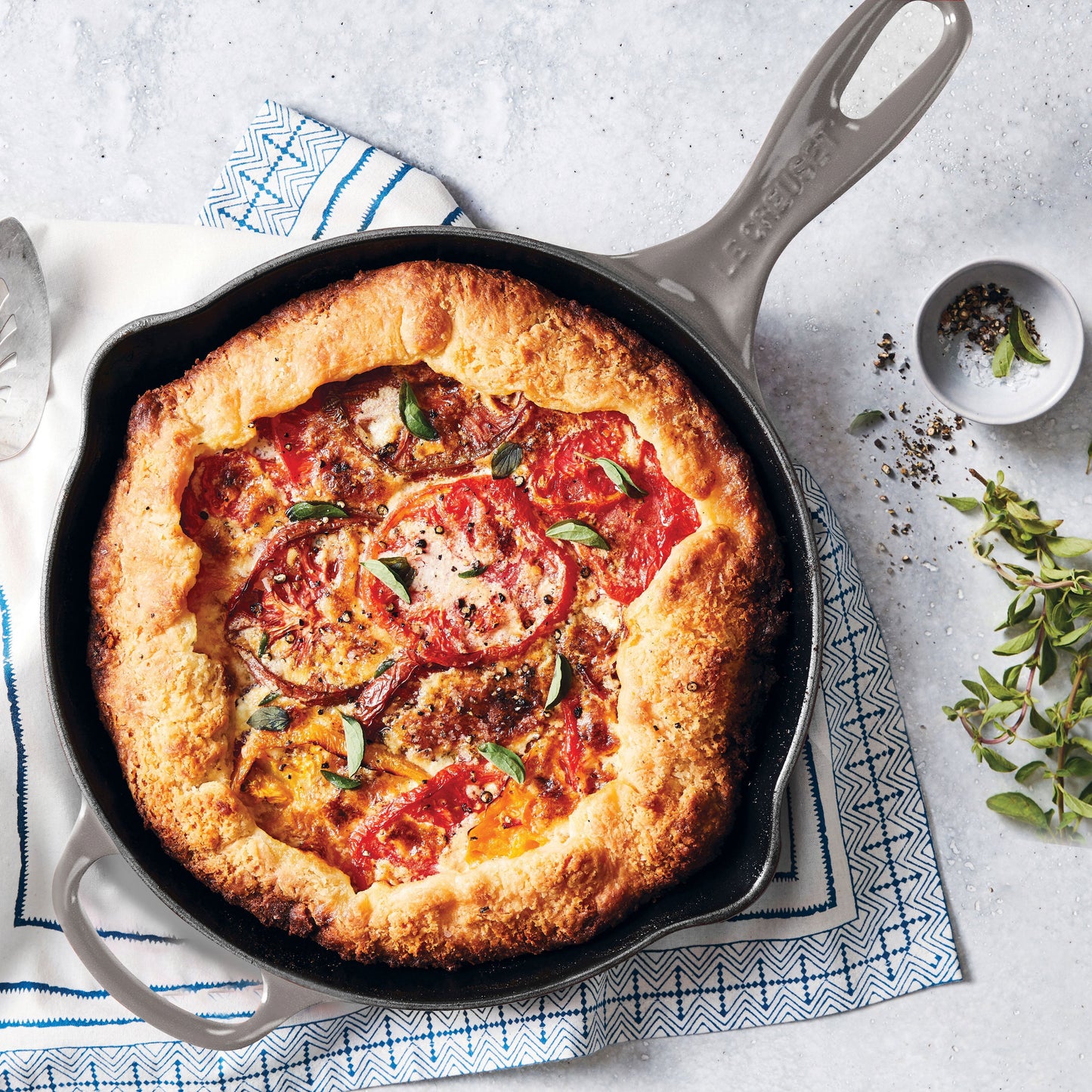 Signature Cast Iron 11.75-inch Oyster Skillet