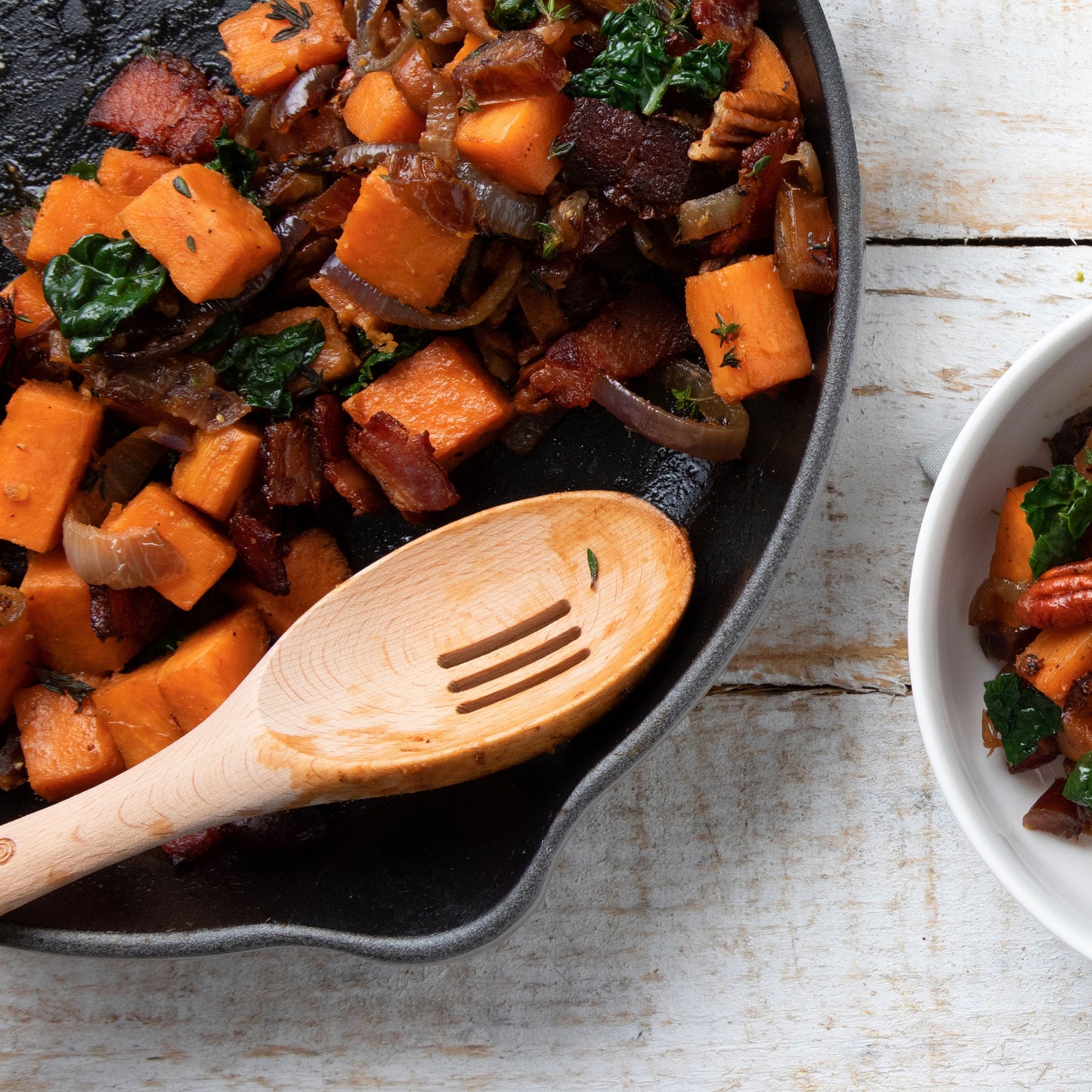 Signature Cast Iron 11.75-inch Meringue Skillet