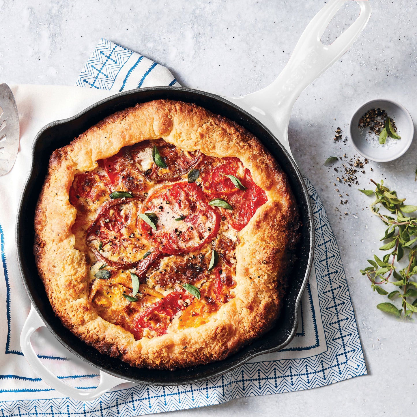 Signature Cast Iron 9-inch White Skillet