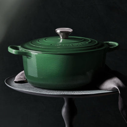 Signature Cast Iron 4.5-quart Artichaut Round Dutch Oven