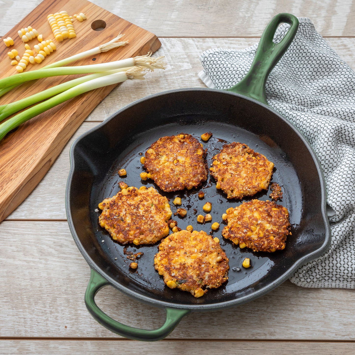 Signature Cast Iron 9-inch Artichaut Skillet