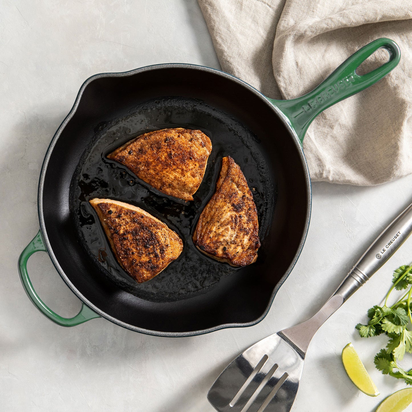 Signature Cast Iron 10.25-inch Artichaut Skillet