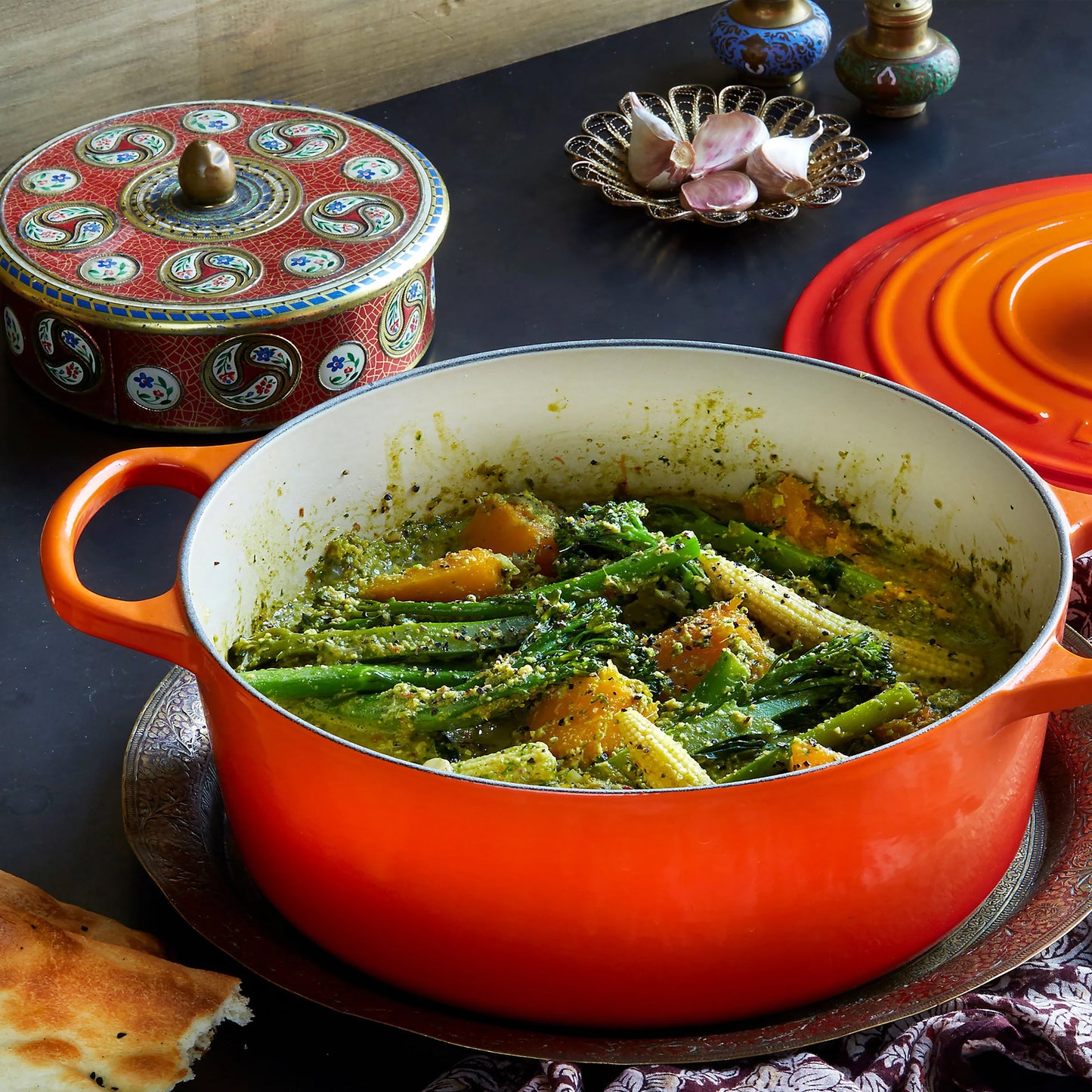 Signature Cast Iron 6.75-quart Flame Round Wide Dutch Oven with Copper Knob