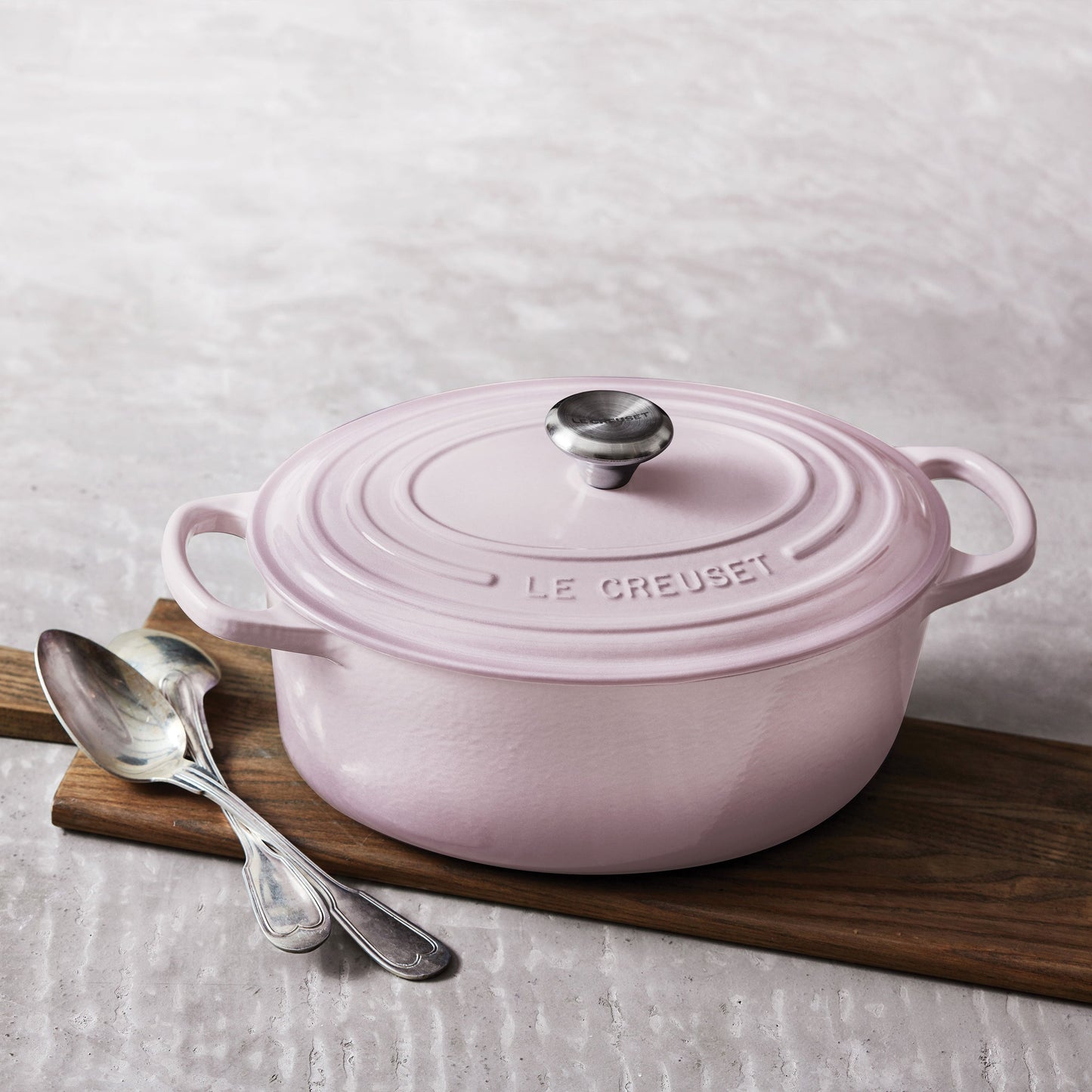 Signature Cast Iron 6.75-quart Shallot Oval Dutch Oven