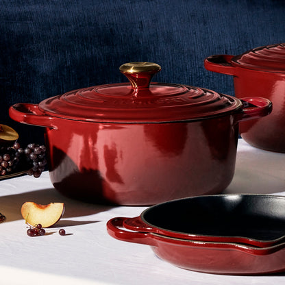 Signature Cast Iron 5.5-quart Rhone Round Dutch Oven