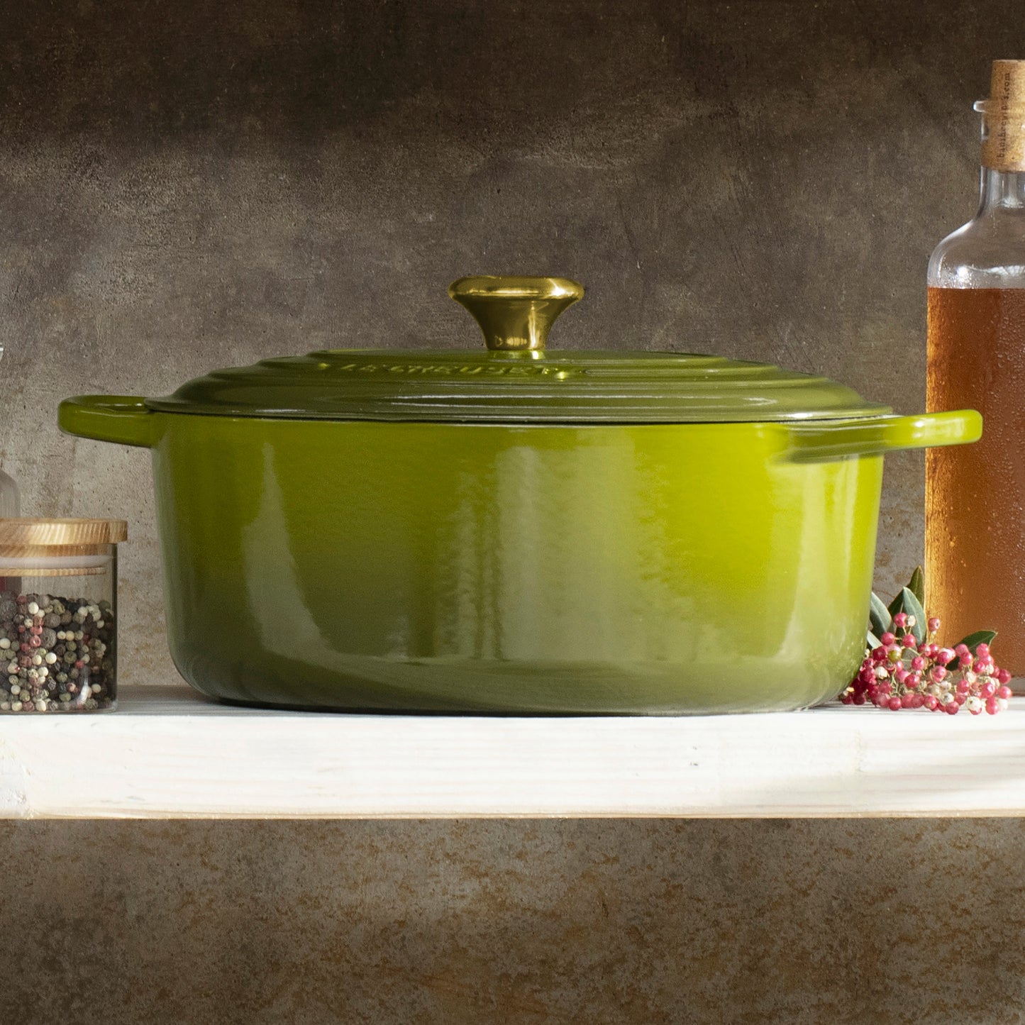 Signature Cast Iron 6.75-quart Olive Oval Dutch Oven