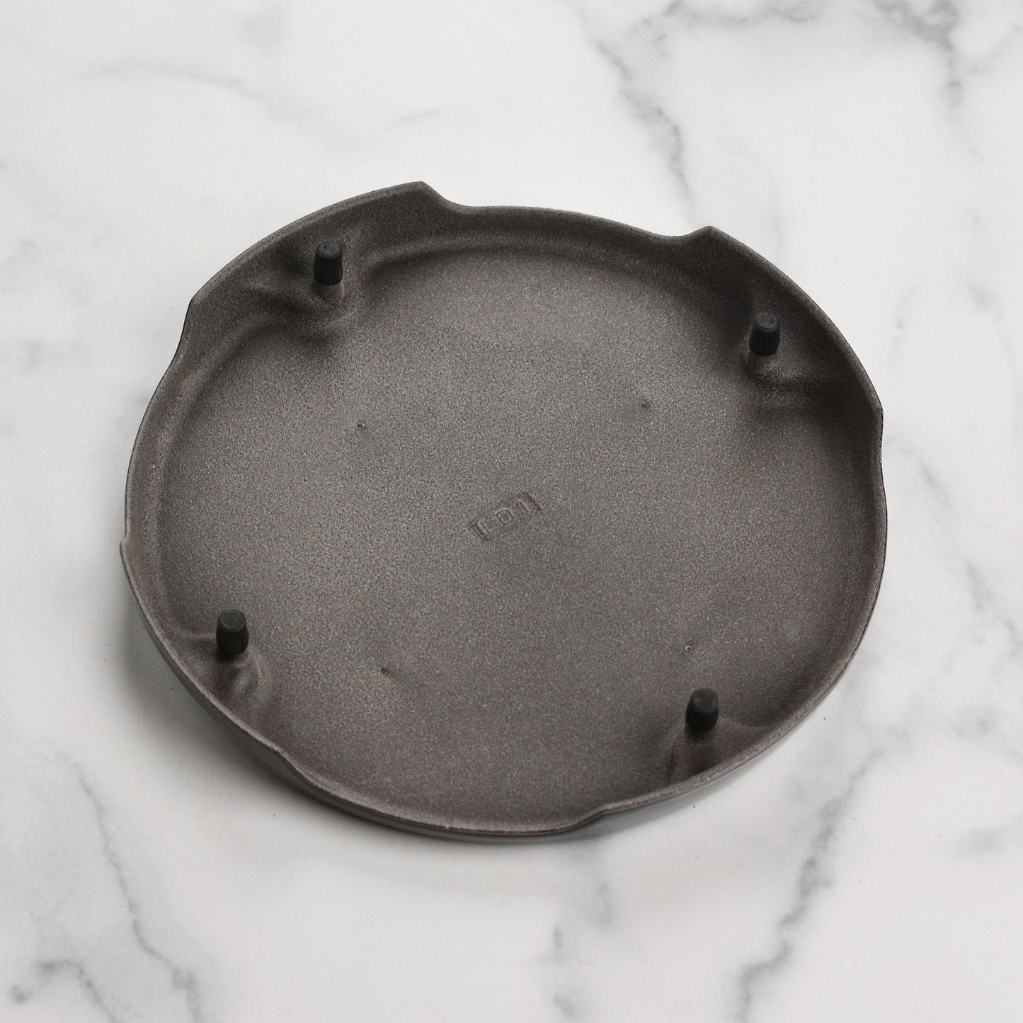 Signature Cast Iron 8.8-inch Oyster Round Trivet